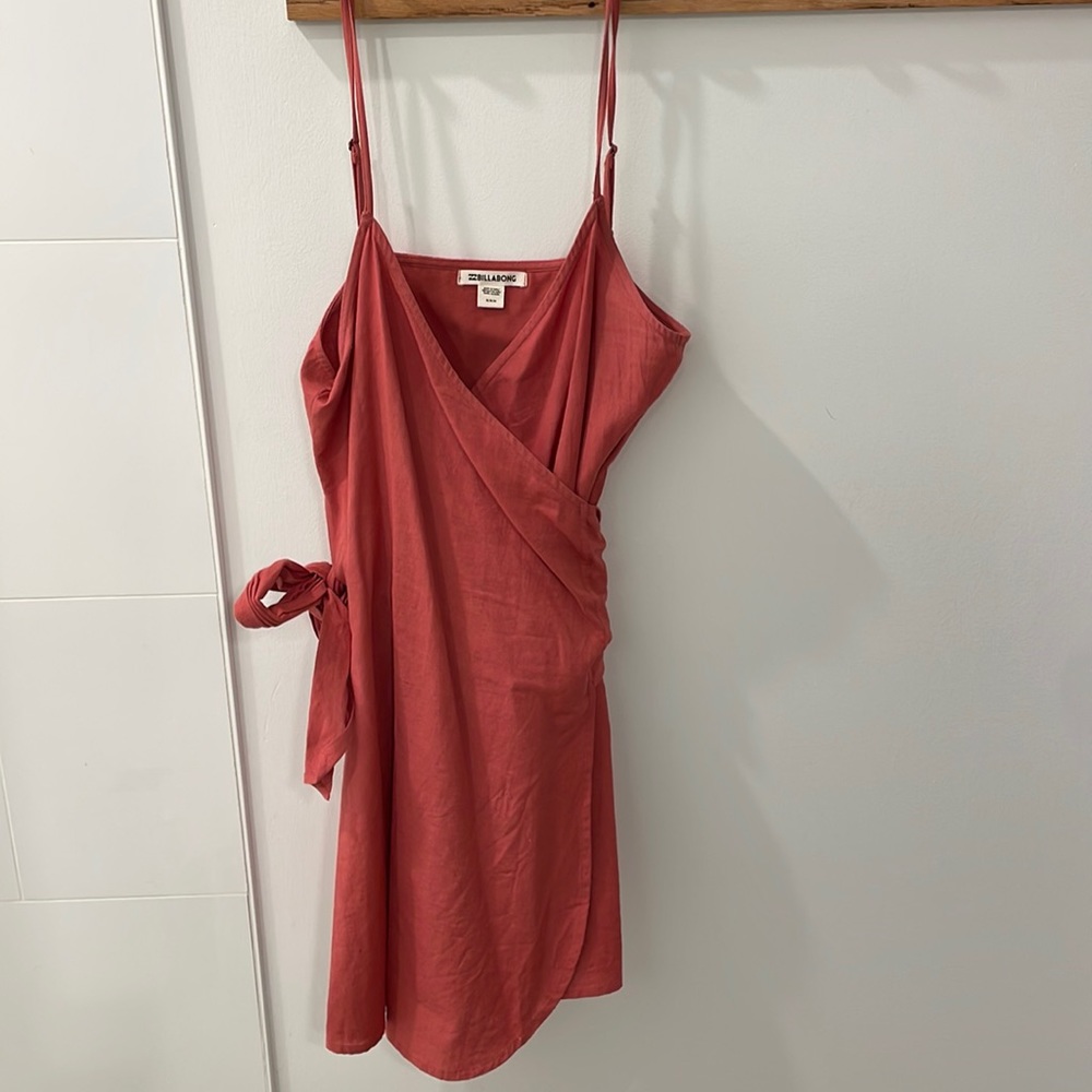 Billabong wrap around dress